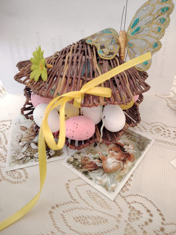 Easter craft displays documented in Sarapul, Russia