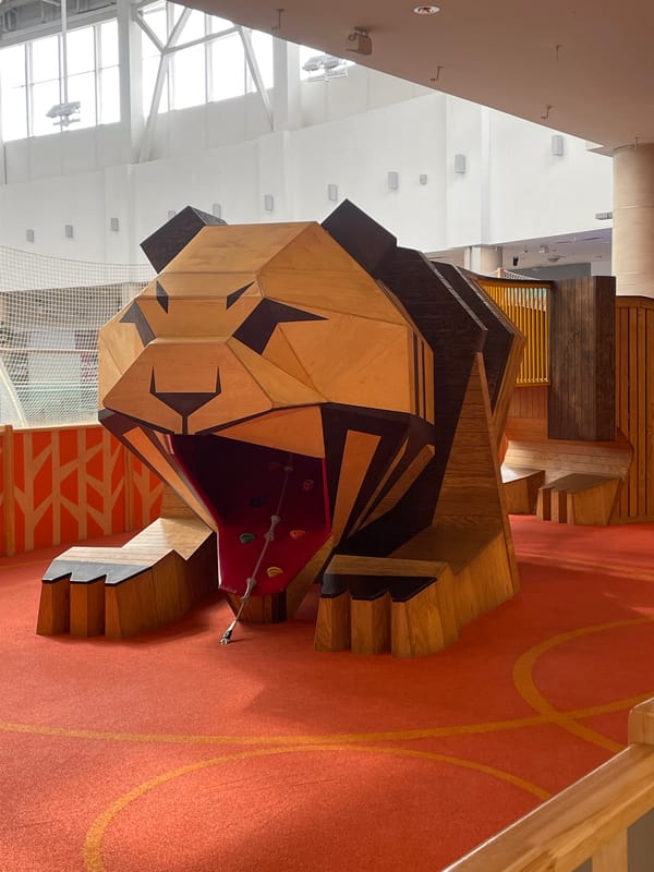 Witness documents Planet Mall interior spaces in Krasnoyarsk