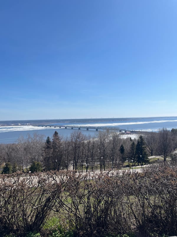 Morning scenes documented across Ulyanovsk as Volga River thaws