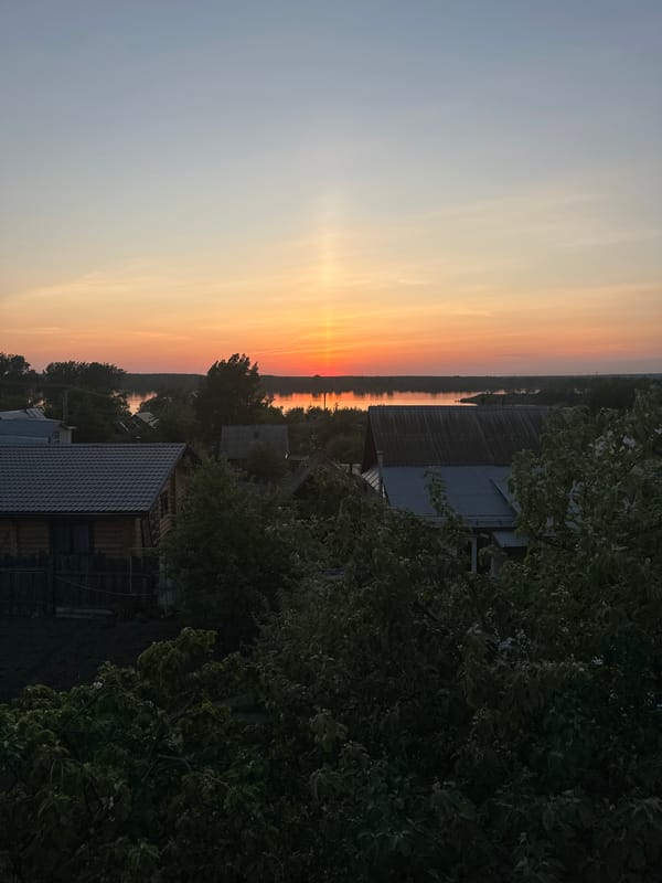 Sunset over Kama River captured by witnesses in Chaikovsky