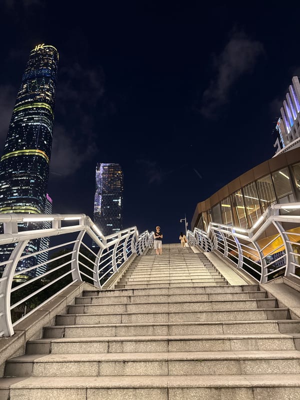 Nighttime urban scenes documented in Guangzhou's Tianhe District