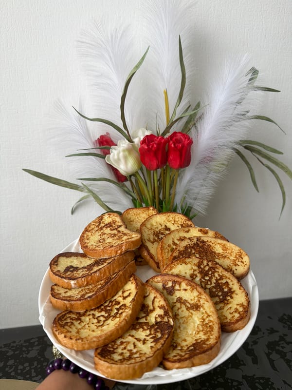 Morning breakfast and art viewing documented by witness