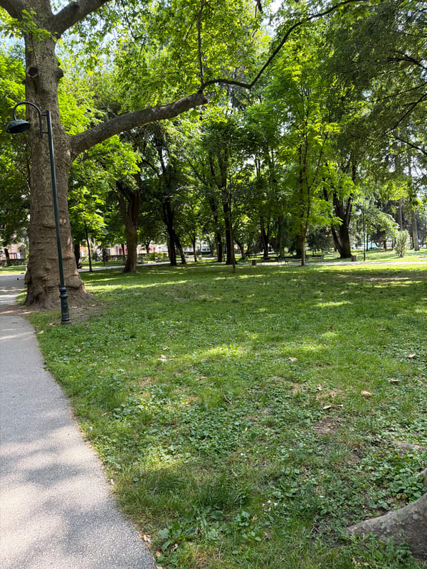 Afternoon stroll through Plovdiv's Tsar Simeon Garden documented