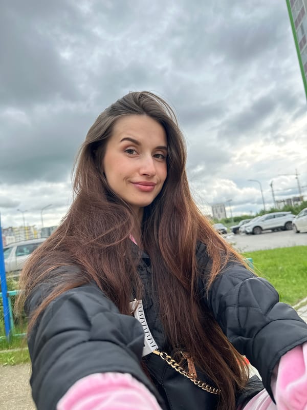Casual afternoon moments captured across Yekaterinburg playgrounds and parks