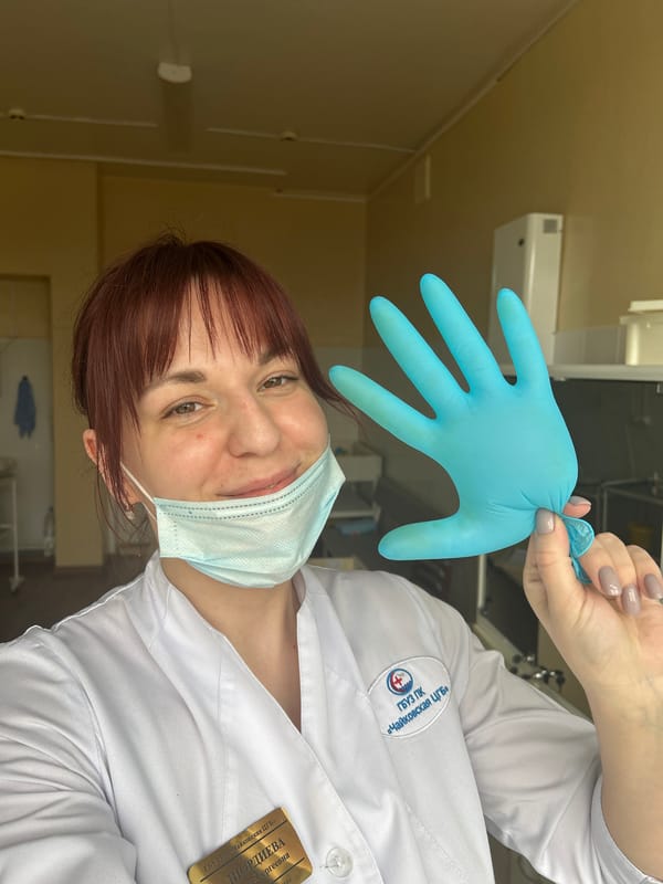 Medical worker photographed at healthcare facility in Фоки, Russia