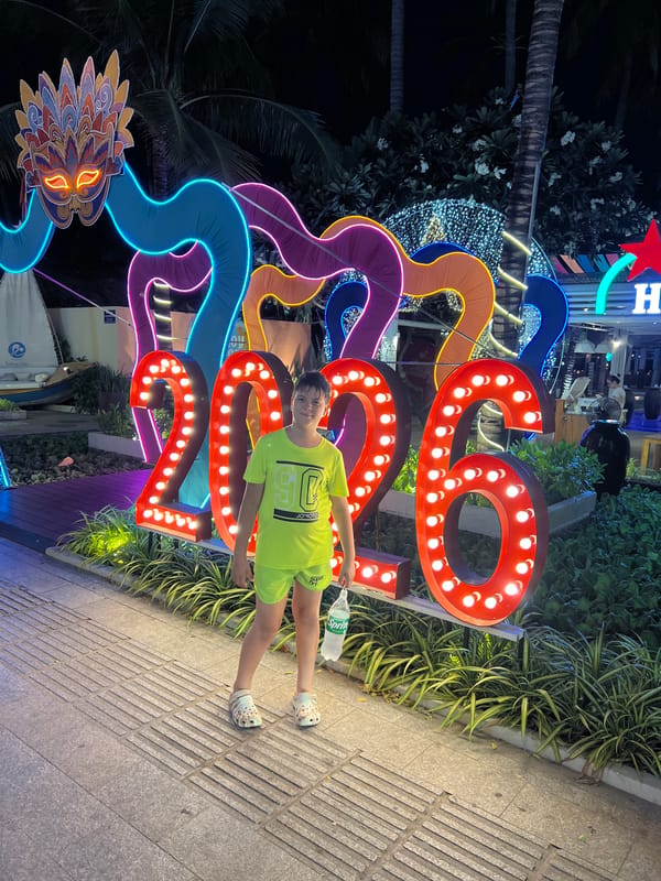 Nha Trang's night scene: crowds, neon, and 2026 decorations