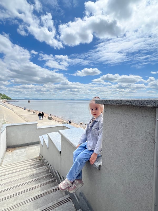 Morning scenes documented along Khabarovsk's Amur River embankment