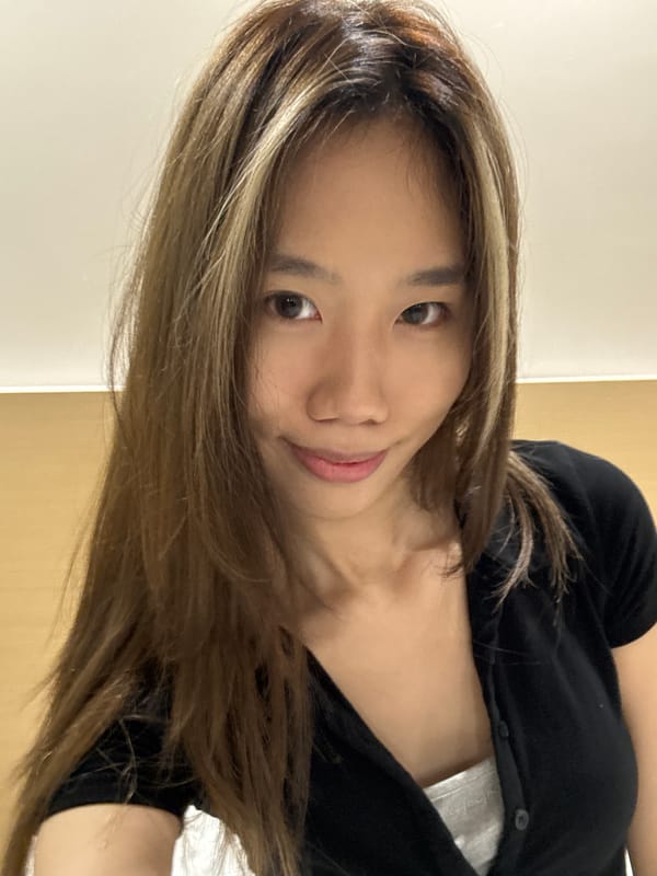 Woman takes multiple selfies, food vendor spotted in Yuzhong District