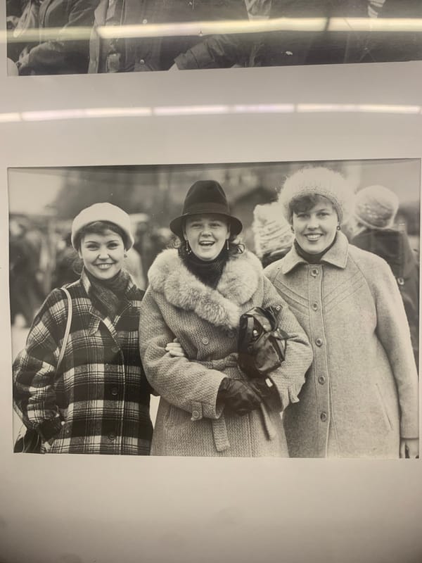 Morning scenes documented across museums, restaurants, galleries in Izhevsk