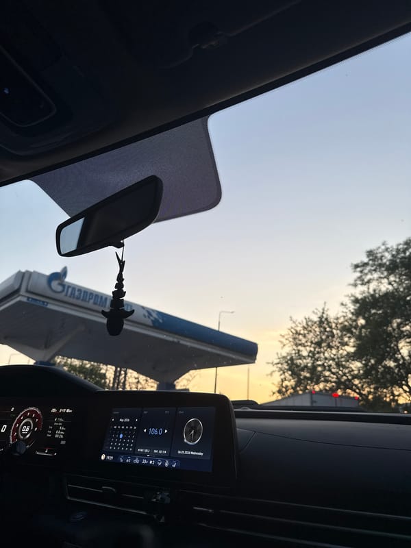 Evening drive through unknown city captured in 29 moments