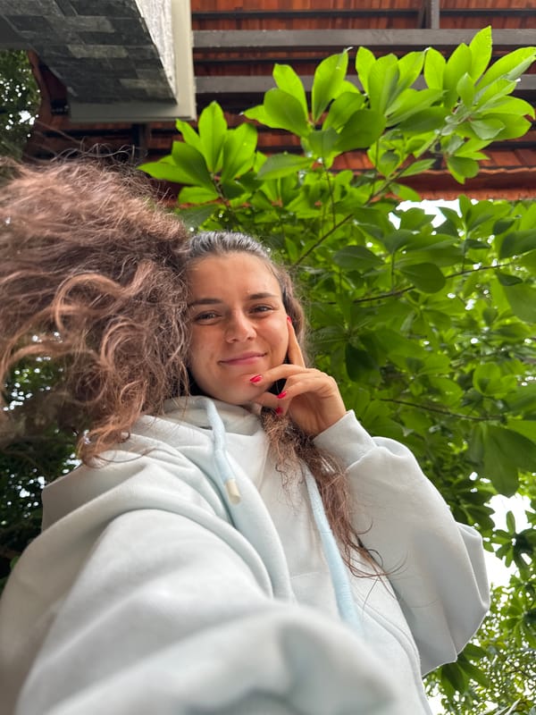 Motorcycle selfies and a kitten encounter in Mũi Né