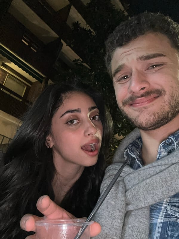 Mobile bar serves drinks to evening crowd in Milan