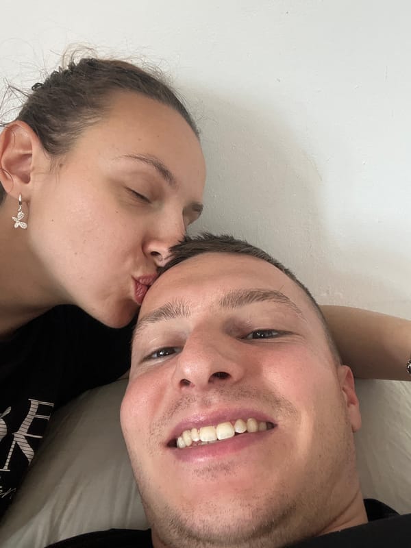 Couple shares intimate moment in Saarbrücken home