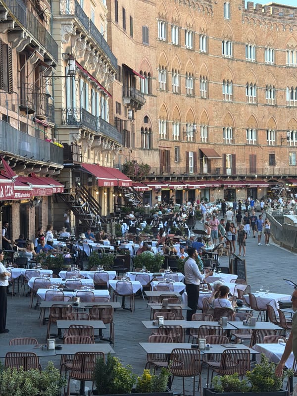 Live performance night in Siena's historic theaters and piazzas