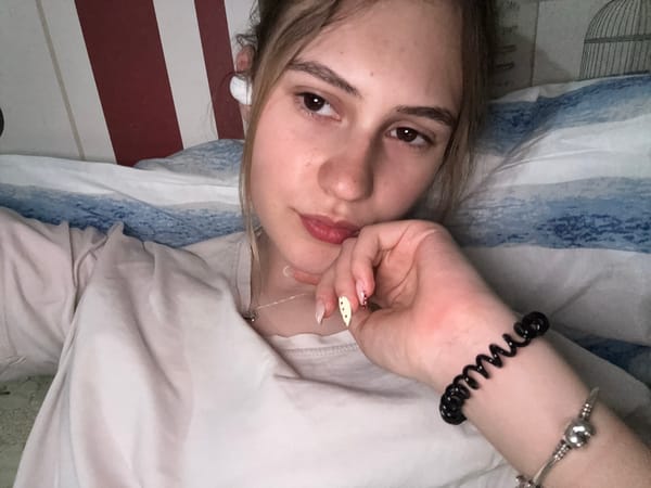 Evening selfie session in bed in Panagyurishte