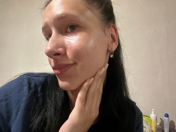 Lazy summer morning in Perushtitsa: selfies, products, and sleepy posts