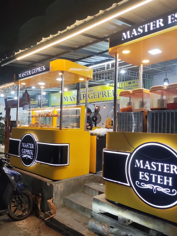 Evening street food scene documented in Lhokseumawe, Indonesia
