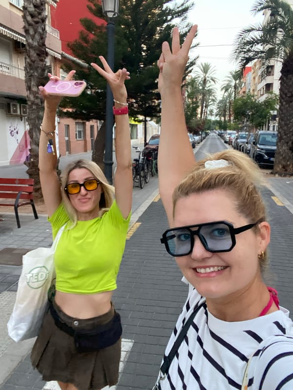 Afternoon wandering through Valencia's streets and cafes