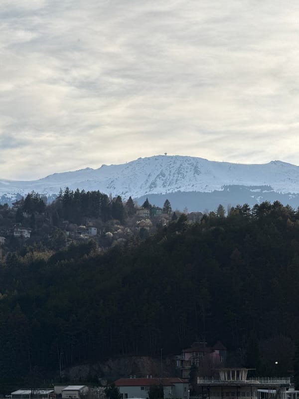 Three kayakers spotted on Bulgarian lake near Sofia