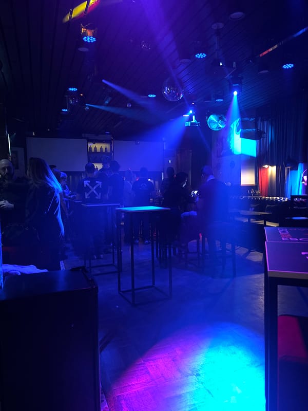 Karaoke night documented at Burgas nightclub over evening hours