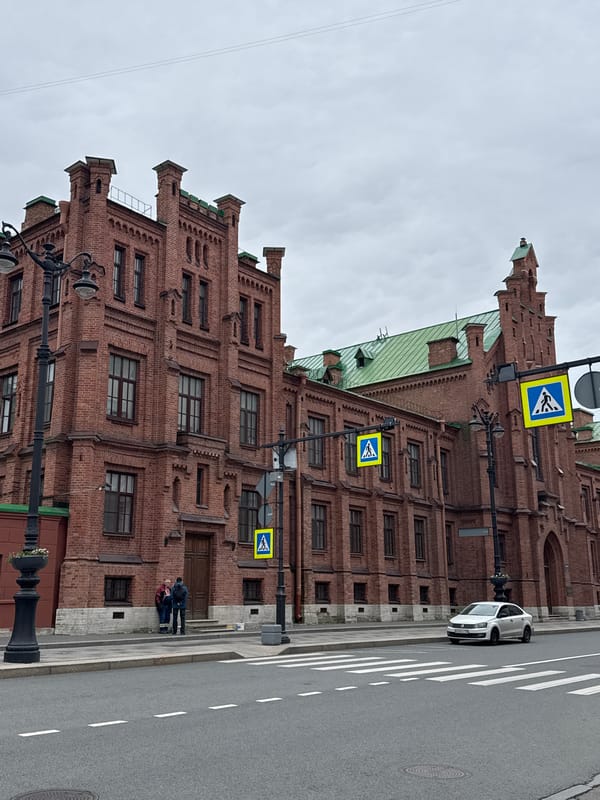 Morning stroll captures Saint Petersburg's ornate architecture and street life