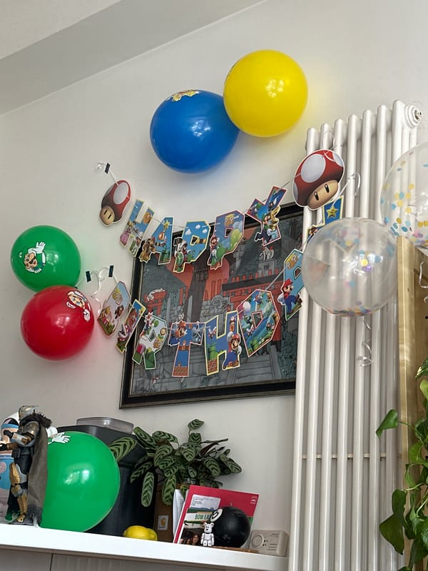 London witnesses capture child's Super Mario birthday party, Bengal cat