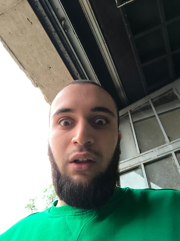Man captures surprised selfie moment in Veliko Tarnovo