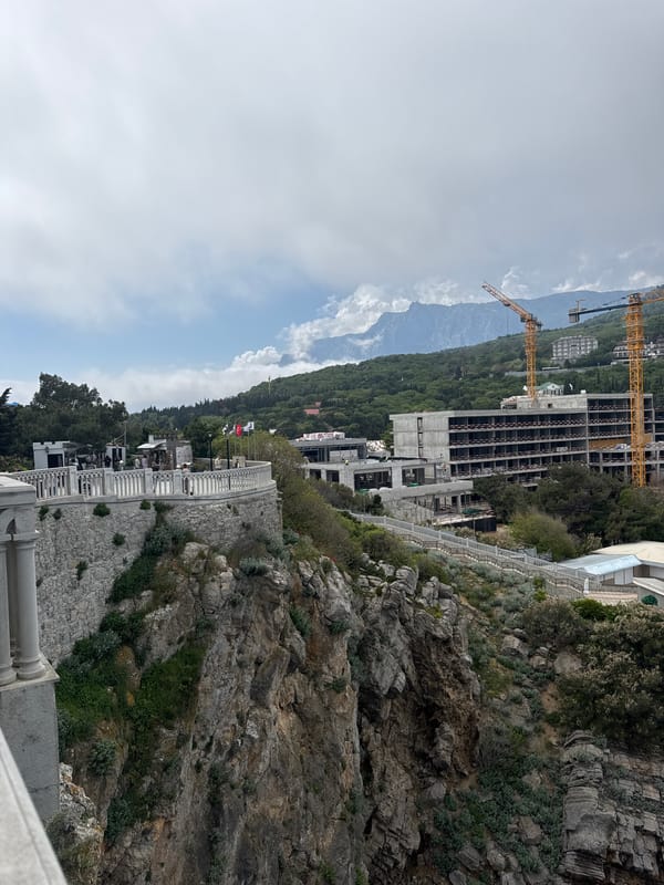 Tourist activity captured at Ukraine's clifftop Swallow's Nest castle