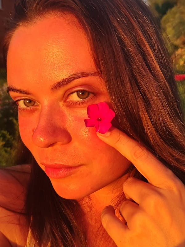 Sunset portraits and garden details in Foki, Russia