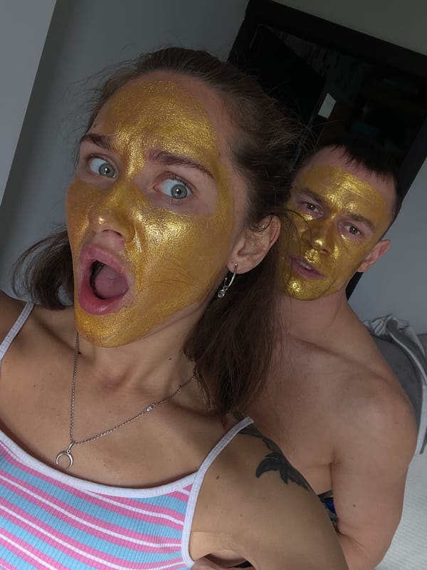 Woman documents golden face mask beauty routine in Sochi