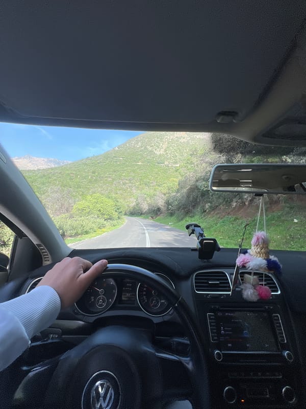Driver captures scenic mountain road journey near Foum Oudi