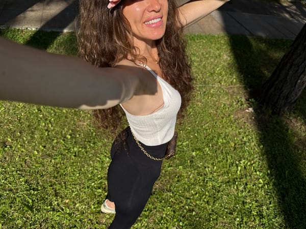 Sunny afternoon hangout in a Moscow park, summer 2026