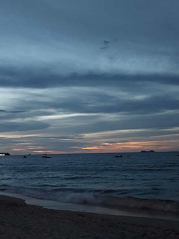 Sunset to moonrise on a Koh Samui beach