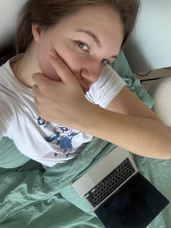 Digital messages and casual moments captured in Belgrade suburb