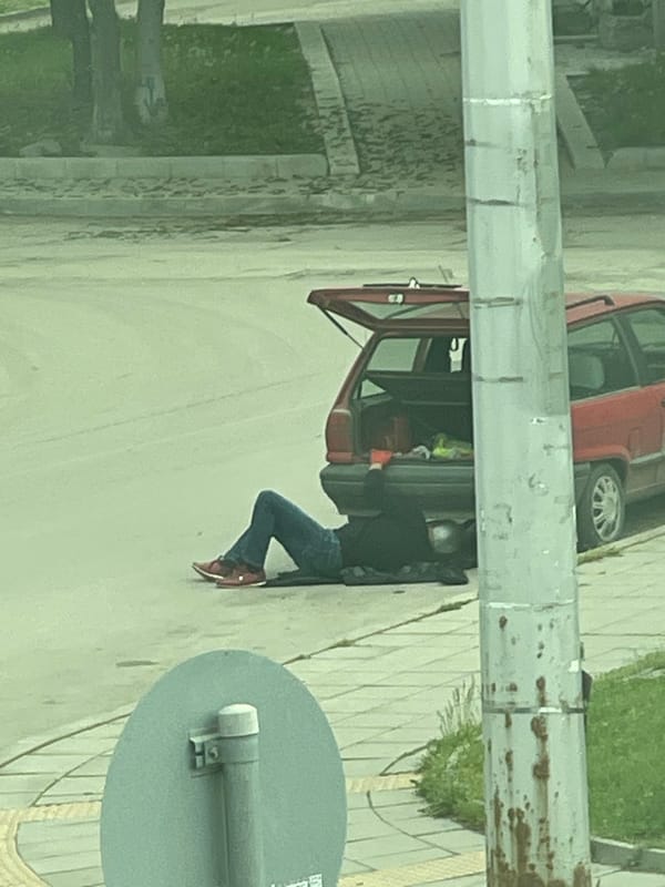 Morning workplace and street scenes documented in Sofia