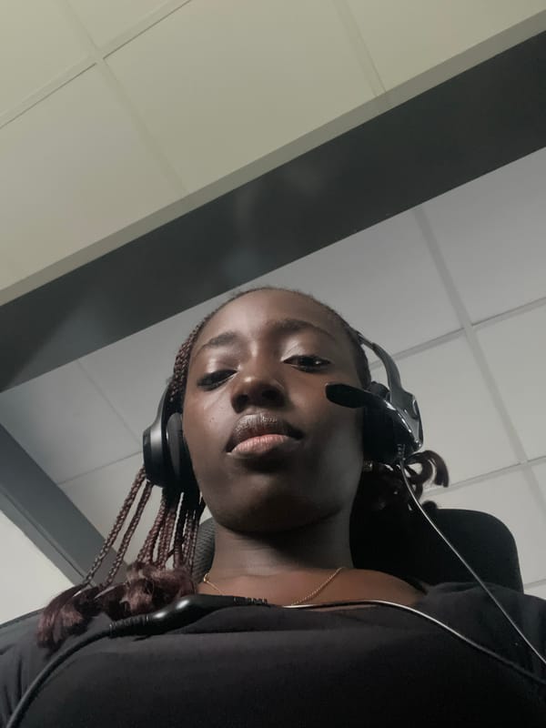 Office life documented in Karum, Nigeria amid urban construction