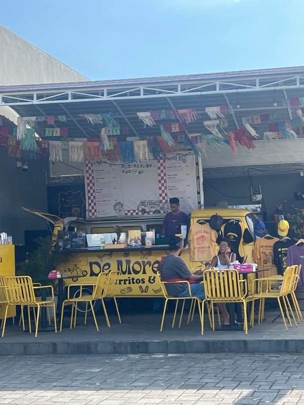 Morning life documented across North Kuta cafes and streets