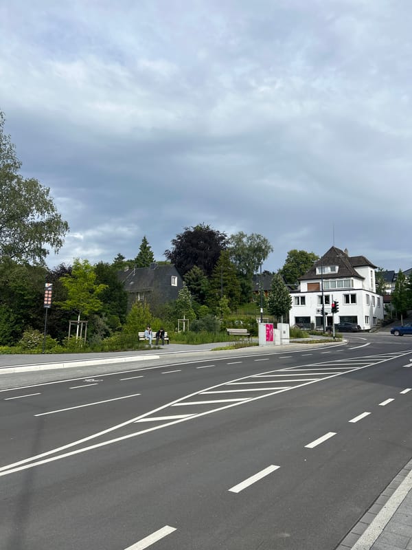 Afternoon documentation captures casual moments across Waldbröl, Germany