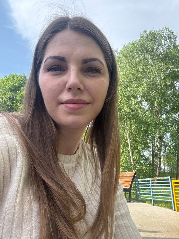 Two photos captured seconds apart in Shevlyakovo, Russia