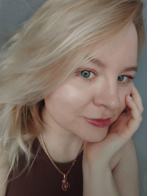 Woman documents morning selfie session in Izhevsk, Russia