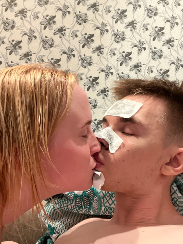 Lazy day in Tyumen: skincare, selfies, wine, and cooking