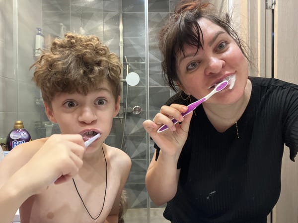 Morning family life and cats documented in Russian town