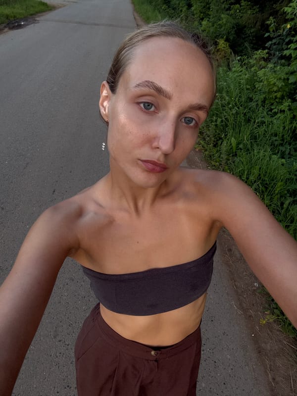 Outdoor selfie session in the woods near Подшивалово