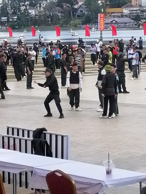 Organized public event unfolds at Da Lat's Xuan Huong Lake plaza