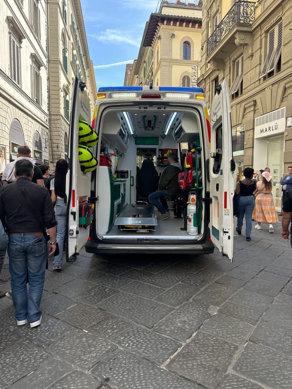 Tourist documents Florence Cathedral crowds during midday visit