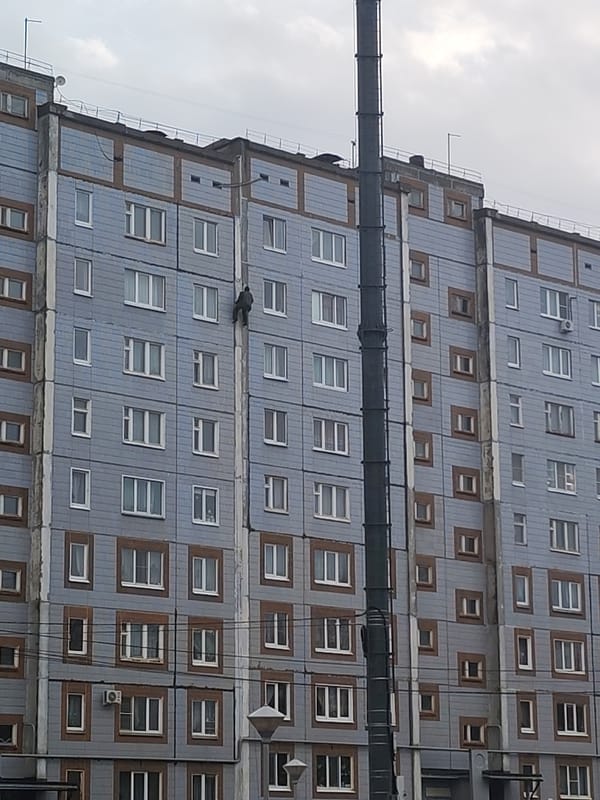 Flooding and building climbing documented across Izhevsk, Russia