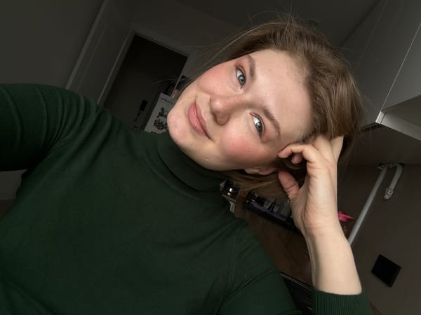 Woman's morning routine captured in Kazan over 10 minutes