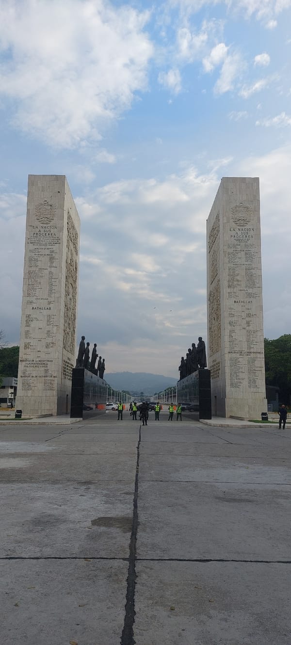 Evening documentation of Caracas plaza monuments and fountains