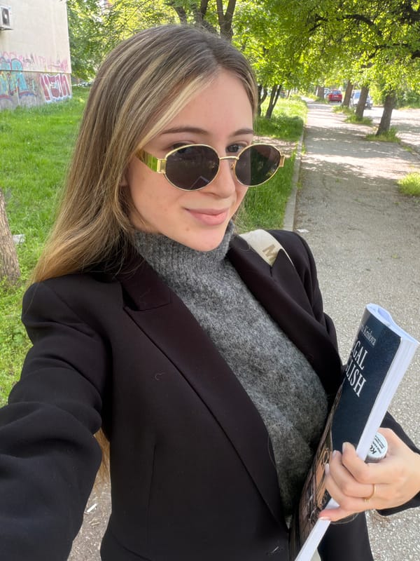 Woman spotted with legal English textbook in Plovdiv