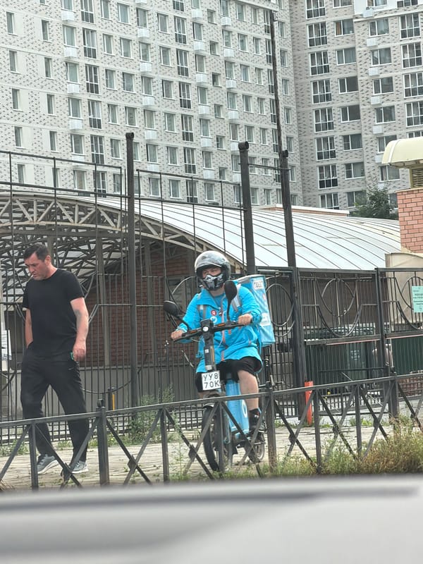 Street scenes and murals from a Yekaterinburg neighborhood
